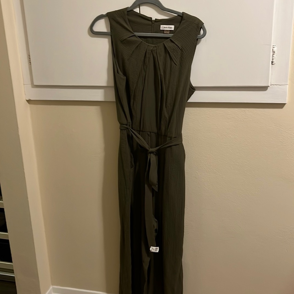 Chic Calvin Klein belted jumper